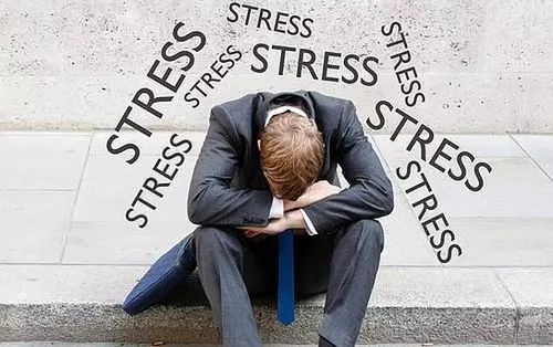 Stress kéo dài khiến bạn dễ bị mất ngủ
